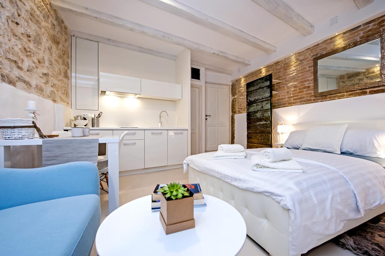 Luna Rooms And Studios Rovinj Buitenkant foto