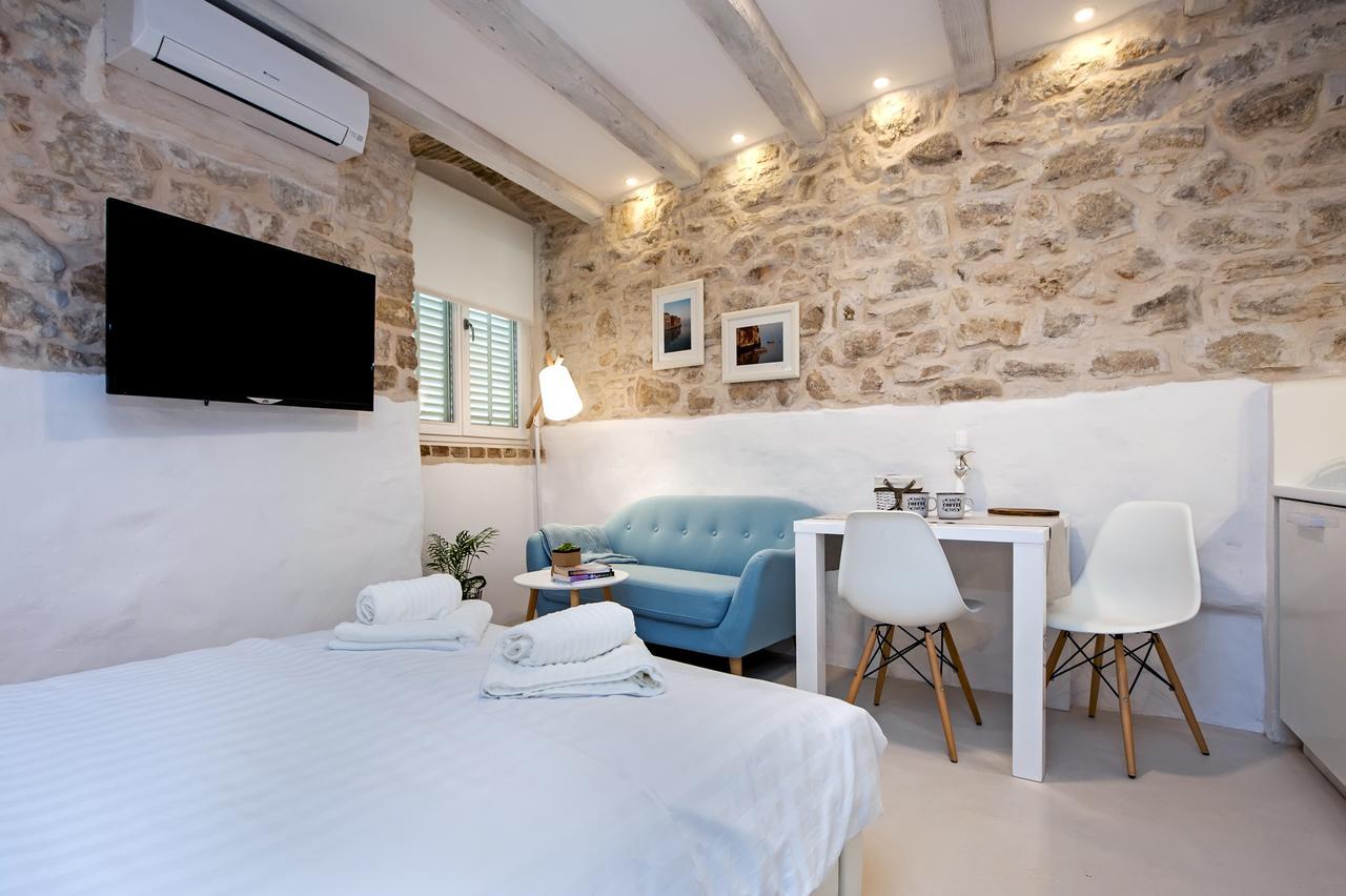 Luna Rooms And Studios Rovinj Buitenkant foto